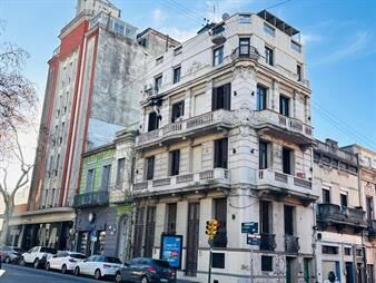 https://web5.gallito.com.uy/venta-con-renta-de-apartamento-de-2-dormitorios-y-terraza-en-inmuebles-28005452