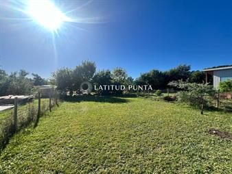 https://web5.gallito.com.uy/terrenos-en-altura-a-2-km-y-medio-de-la-barra-inmuebles-25679319