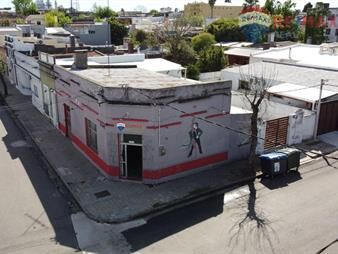 https://www.gallito.com.uy/casa-4-ambientes-en-venta-en-carmelo-con-local-inmuebles-28005869