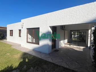 https://www.gallito.com.uy/casa-en-venta-salinas-sur-4-dormitorios-estufa-inmuebles-27935523