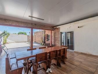 https://www.gallito.com.uy/venta-de-casa-en-colon-concocheras-en-alquiler-inmuebles-28005962
