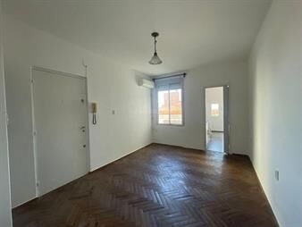 https://www.gallito.com.uy/alquiler-amplio-monoambiente-en-ciudad-vieja-inmuebles-28006124