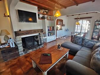 https://web5.gallito.com.uy/casa-de-4-dormitorios-mãs-dependencia-en-las-inmuebles-25128503