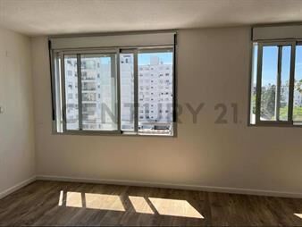 https://web5.gallito.com.uy/pocitos-con-renta-s19500-por-2-años-gc-bajos-barbacoa-inmuebles-28010046