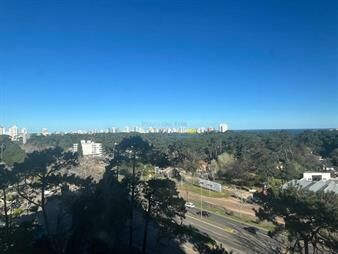 https://web5.gallito.com.uy/apartamento-en-venta-de-3-dormitorios-en-av-inmuebles-27739950