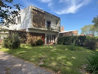 https://www.gallito.com.uy/venta-casa-3dormitorios-garaje-piscina-punta-gorda-inmuebles-28010356