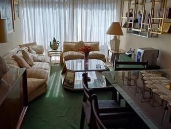 https://web5.gallito.com.uy/apartamento-en-pocitos-3-dormitorios-2-baños-y-inmuebles-27771959