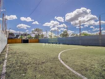 https://web5.gallito.com.uy/venta-de-local-comercial-y-cancha-de-futbol-5-inmuebles-25261905