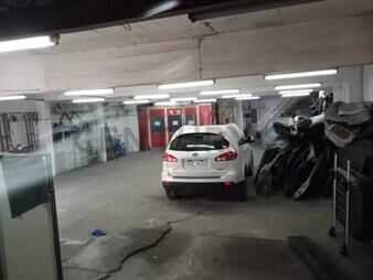 https://web5.gallito.com.uy/gran-local-mas-viviendaoficina-sobre-bv-jose-batlle-y-inmuebles-26386367