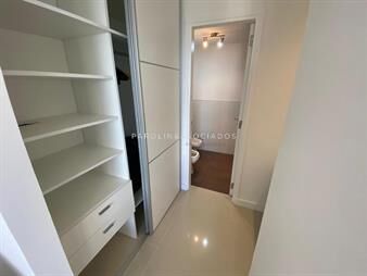 https://web5.gallito.com.uy/apartamento-de-2-dormitorios-y-medio-en-forest-inmuebles-26448436