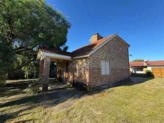 https://web5.gallito.com.uy/vendo-2-casas-mismo-padron-la-tuna-3-dormitorios-inmuebles-28026992