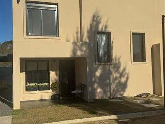 https://www.gallito.com.uy/casa-de-3-dormitorios-en-solymar-inmuebles-28027203