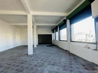 https://web5.gallito.com.uy/local-comercial-en-esquina-barrio-perez-castellanos-inmuebles-28027725