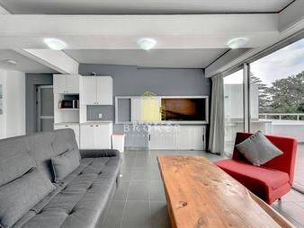 https://web5.gallito.com.uy/oportunidad-penthouse-de-200m2-con-terraza-y-en-inmuebles-24606111