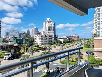 https://web5.gallito.com.uy/departamento-en-av-chiverta-3-dormitorios-con-inmuebles-28031152
