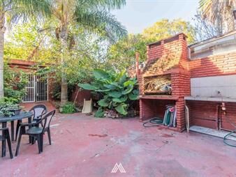 https://web5.gallito.com.uy/venta-casa-ph-de-5-dormi-2-garajes-y-patio-inmuebles-27352681