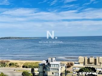 https://web5.gallito.com.uy/alquiler-anual-apartamento-de-3-dormitorios-en-playa-mansa-inmuebles-26928194