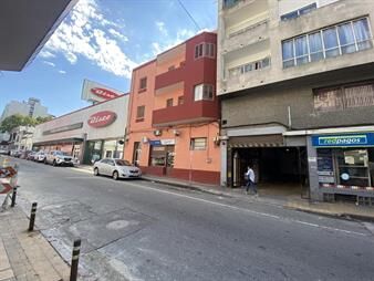 https://web5.gallito.com.uy/venta-apartamento-cordon-un-dormitorio-con-patio-inmuebles-28031649