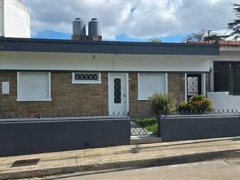 https://web5.gallito.com.uy/alquiler-casa-de-2-dormitorios-con-patio-sin-en-inmuebles-28031733