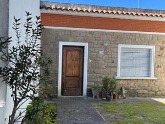 https://web5.gallito.com.uy/casa-en-el-corazon-de-buceo-con-gran-metrage-a-inmuebles-27799546