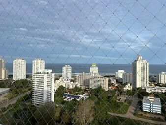 https://web5.gallito.com.uy/apartamento-de-2-dormitorios-en-roosevelt-punta-inmuebles-27739769