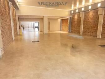 https://web5.gallito.com.uy/local-en-alquiler-4baños-cocina-patio-brazo-inmuebles-26765642
