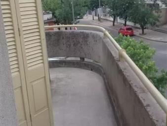 https://web5.gallito.com.uy/apartamento-en-venta-2-dormitorios-1-baño-y-inmuebles-23920475