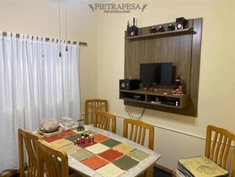 https://web5.gallito.com.uy/apartamento-en-venta-2-dormitorios-1-baño-y-inmuebles-24184720