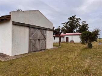 https://web5.gallito.com.uy/campo-9-has-con-4355-m2-has-en-las-garzas-con-y-inmuebles-25347486