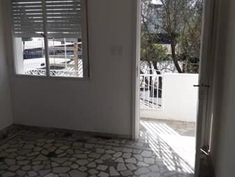 https://web5.gallito.com.uy/apto-con-renta-en-venta-2-dormitorios-y-mordellie-inmuebles-25137638