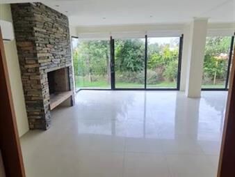 https://web5.gallito.com.uy/casa-en-venta-6-dormitorios-5-baã±os-patio-con-inmuebles-25868250