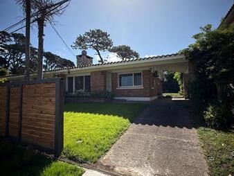 https://www.gallito.com.uy/alquiler-temporada-de-casa-2-dormitorios-en-san-rafael-a-20-inmuebles-28027544