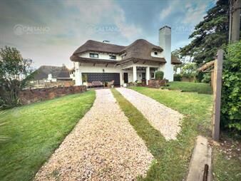 https://web5.gallito.com.uy/casa-en-la-rinconada-punta-ballena-a-metros-del-inmuebles-28036014