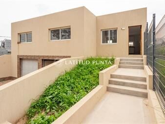 https://web5.gallito.com.uy/altos-de-la-laguna-2-dormitorios-con-garage-inmuebles-28036138