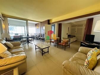 https://web5.gallito.com.uy/venta-de-apartamento-de-dos-dormitorios-en-punta-inmuebles-28036198