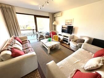 https://web5.gallito.com.uy/apartamento-en-venta-en-playa-mansa-dos-dos-inmuebles-28036199