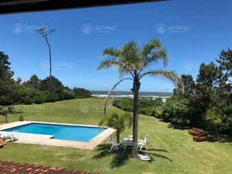 https://web5.gallito.com.uy/en-solanas-hermosa-casa-primera-linea-al-mar-inmuebles-28036305