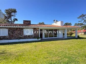 https://web5.gallito.com.uy/casa-en-mansa-prã³xima-a-arcobaleno-inmuebles-27405712