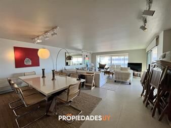 https://web5.gallito.com.uy/apartamento-en-venta-3-dormitorios-y-medio-puerto-inmuebles-27631858