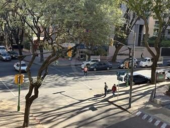 https://web5.gallito.com.uy/casatroja-alquiler-apartamento-en-pocitos-2-dormitorios-inmuebles-27906568
