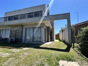 https://web5.gallito.com.uy/alquiler-casa-de-tres-dormitorios-en-shangrila-inmuebles-27865696