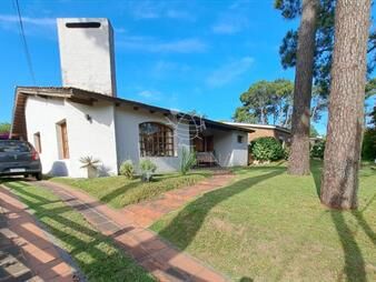 https://web5.gallito.com.uy/muy-linda-casa-en-pinares-para-vivir-todo-el-aã±o-inmuebles-27615610