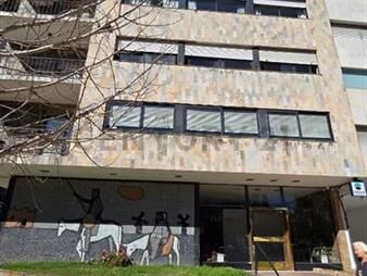 https://web5.gallito.com.uy/venta-apartamento-pocitos-3-dormitorios-3-baños-120m2-gar-inmuebles-27822015