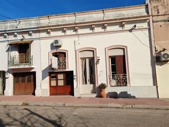 https://www.gallito.com.uy/casa-con-alma-estilo-clasico-y-calidez-barrial-inmuebles-27708280