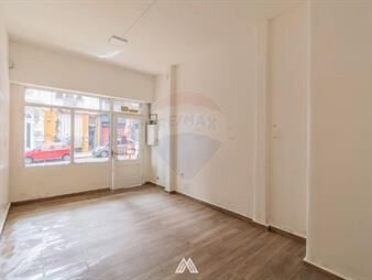 https://web5.gallito.com.uy/alquiler-local-con-vidriera-sobre-calle-canelones-inmuebles-28039756