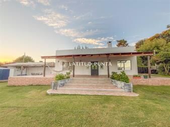 https://web5.gallito.com.uy/casa-2-dormitorios-en-balneario-buenos-aires-con-inmuebles-27092743