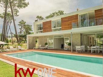 https://www.gallito.com.uy/venta-importante-residencia-a-estrenar-en-barrio-privado-inmuebles-28046826
