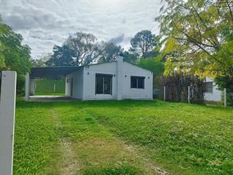 https://web5.gallito.com.uy/casa-en-venta-a-una-cuadra-de-la-costa-en-playa-los-pinos-inmuebles-28047199