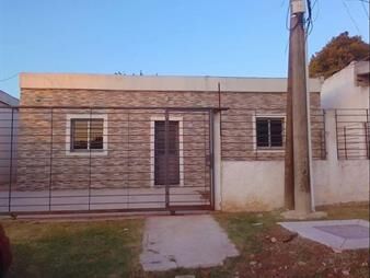 https://www.gallito.com.uy/se-vende-casa-y-apartamento-en-las-piedras-inmuebles-28047507