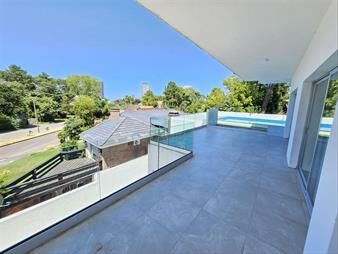 https://web5.gallito.com.uy/apartamento-en-venta-de-2-dormitorios-playa-mansa-inmuebles-28047612